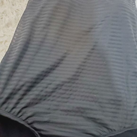 4x$25 Catalina new black onepiece mesh lined bathingsuit size 12 - Picture 10 of 10